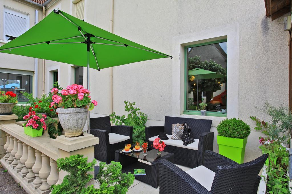 Logis Hotel-Restaurant Les Voyageurs La Coquille Экстерьер фото