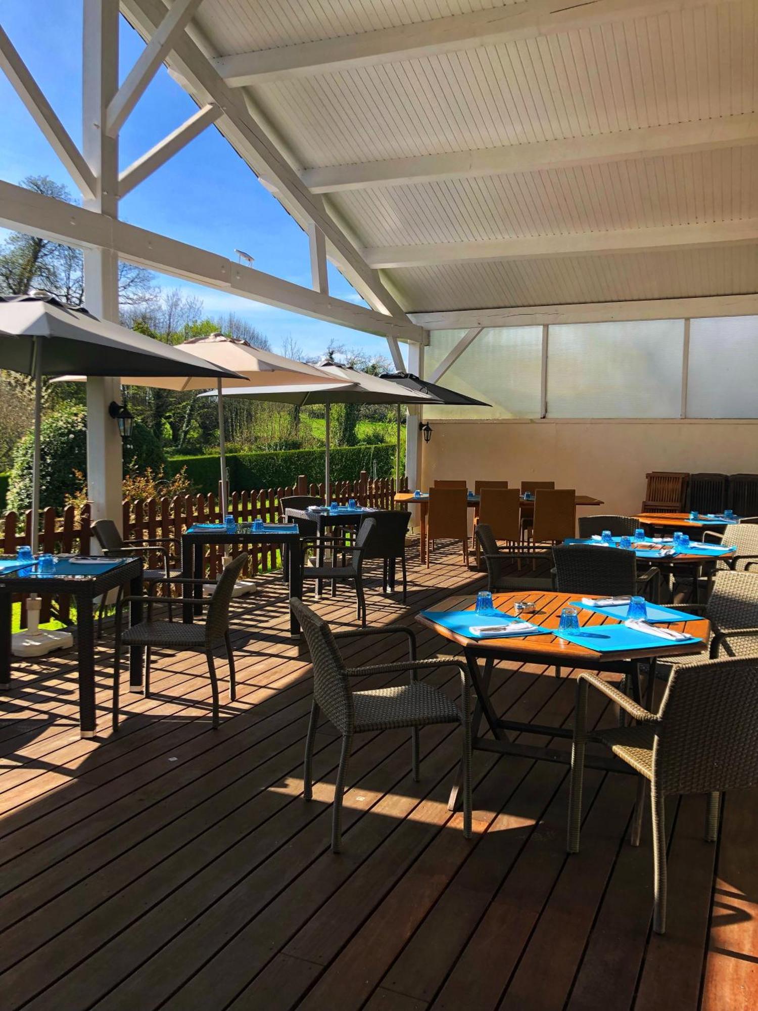 Logis Hotel-Restaurant Les Voyageurs La Coquille Экстерьер фото