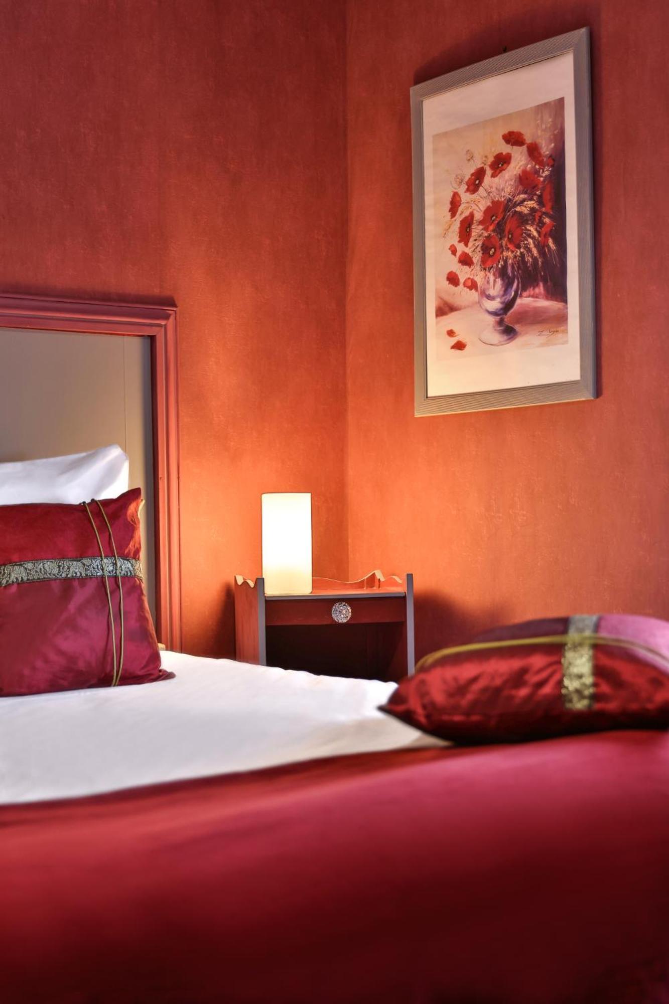 Logis Hotel-Restaurant Les Voyageurs La Coquille Экстерьер фото