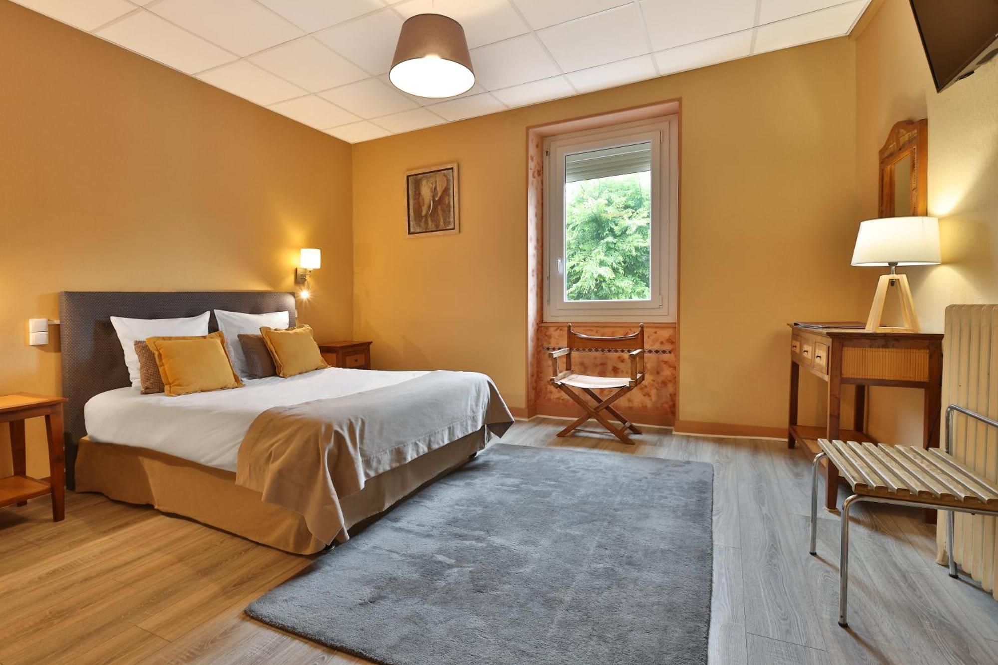 Logis Hotel-Restaurant Les Voyageurs La Coquille Экстерьер фото