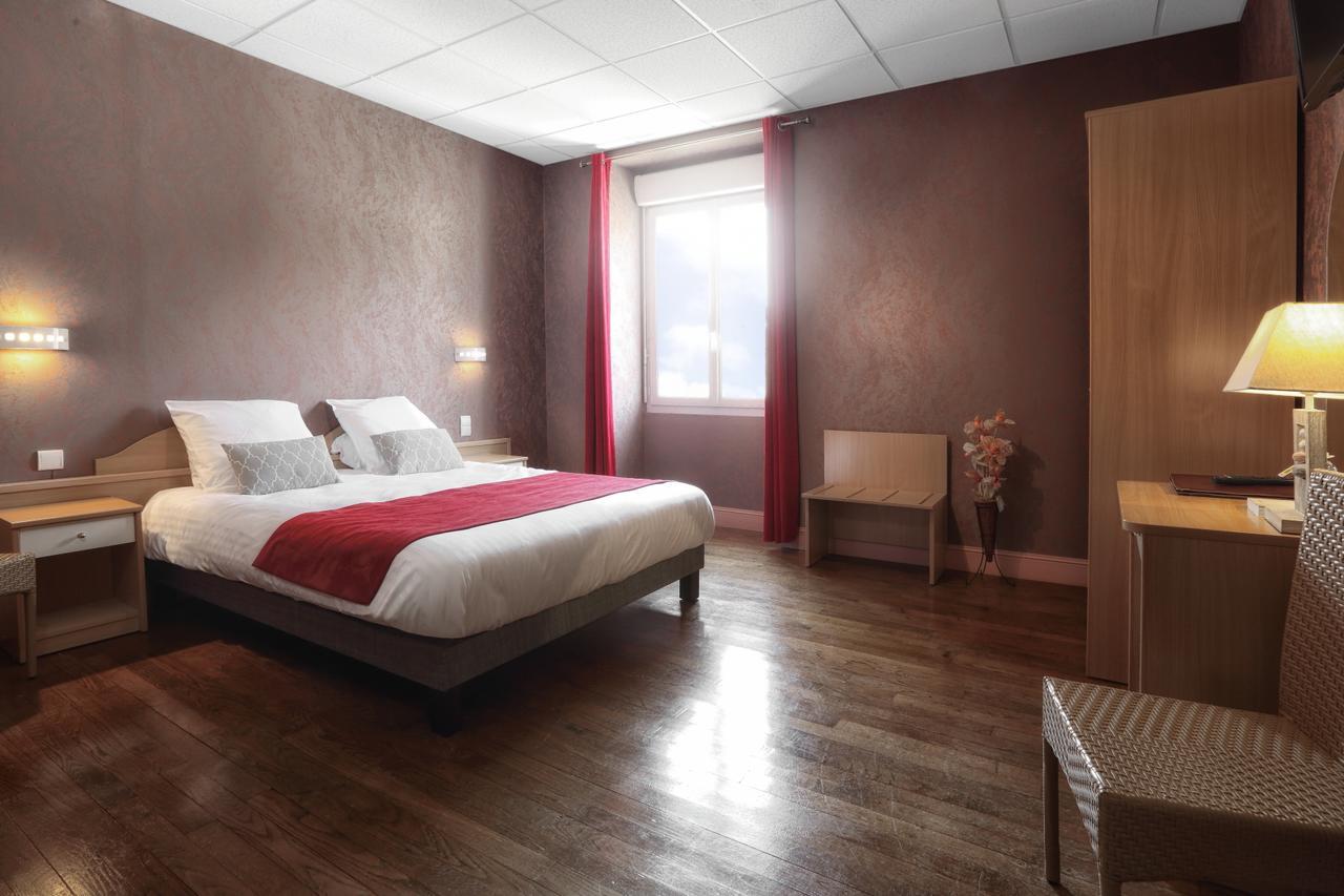 Logis Hotel-Restaurant Les Voyageurs La Coquille Экстерьер фото